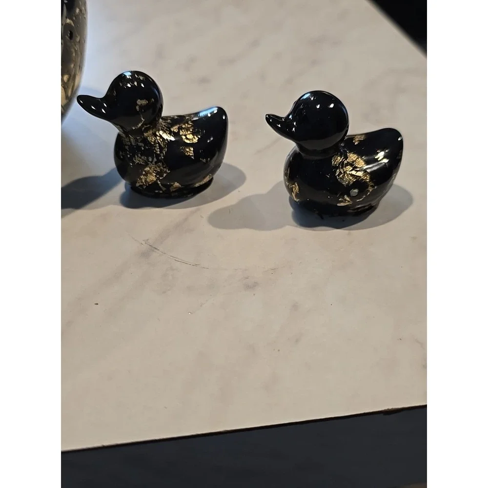 Handmade Resin Mommy Duck With Babies Black Gold Decoration Gift 673